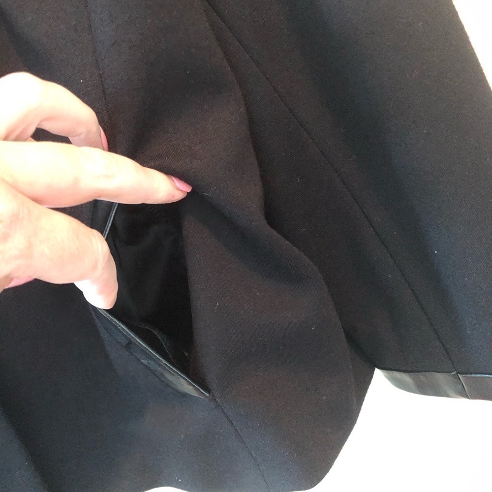 Sandro Sport Wear Black Cropped Pea Cot Size M - Picture 7 of 13